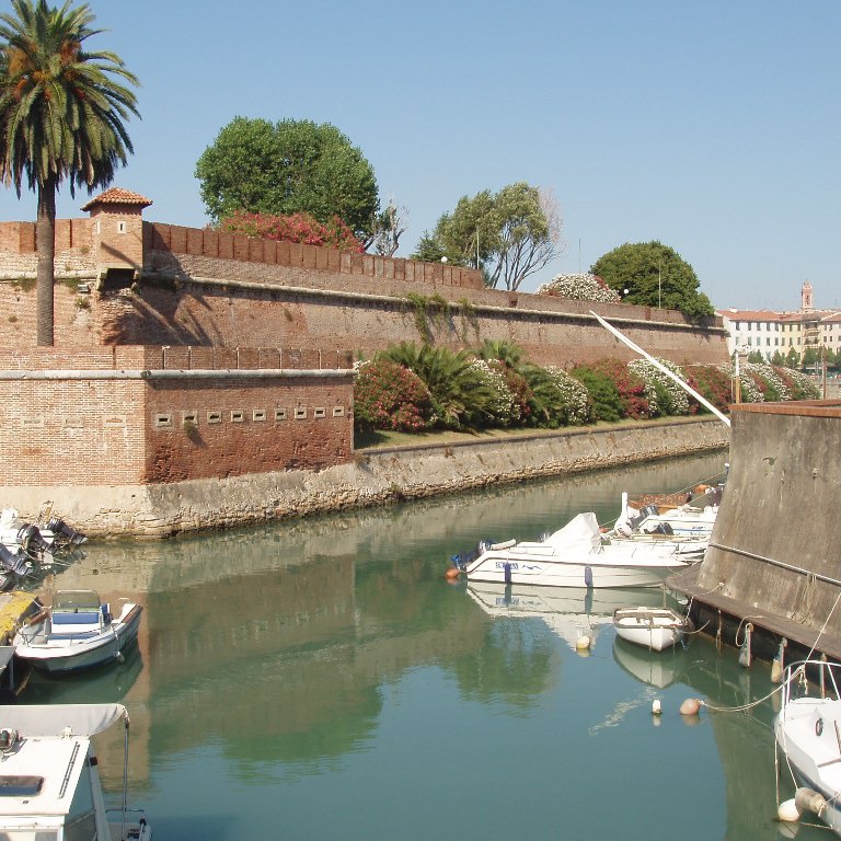 Visit Livorno by boat along the canals