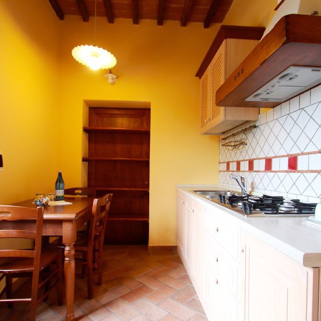 Rooms and food in the Siena countryside