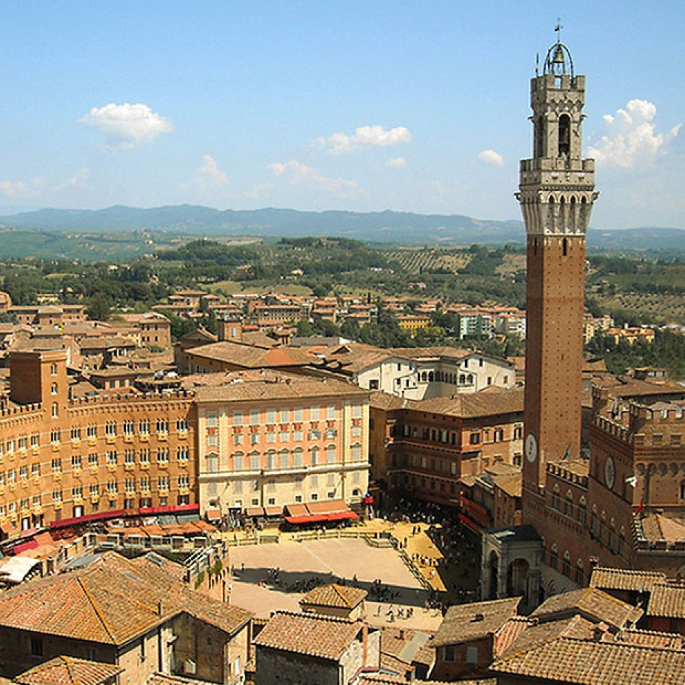 Rooms and food in the Siena countryside