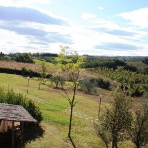 Podere sul poggio con 4 appartamenti