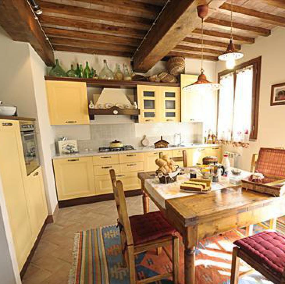 Comfortable farmhouse and pool near Certaldo