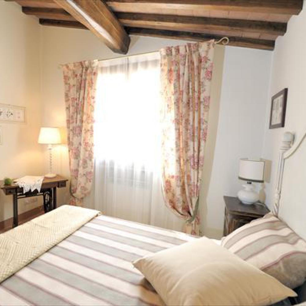 Comfortable farmhouse and pool near Certaldo