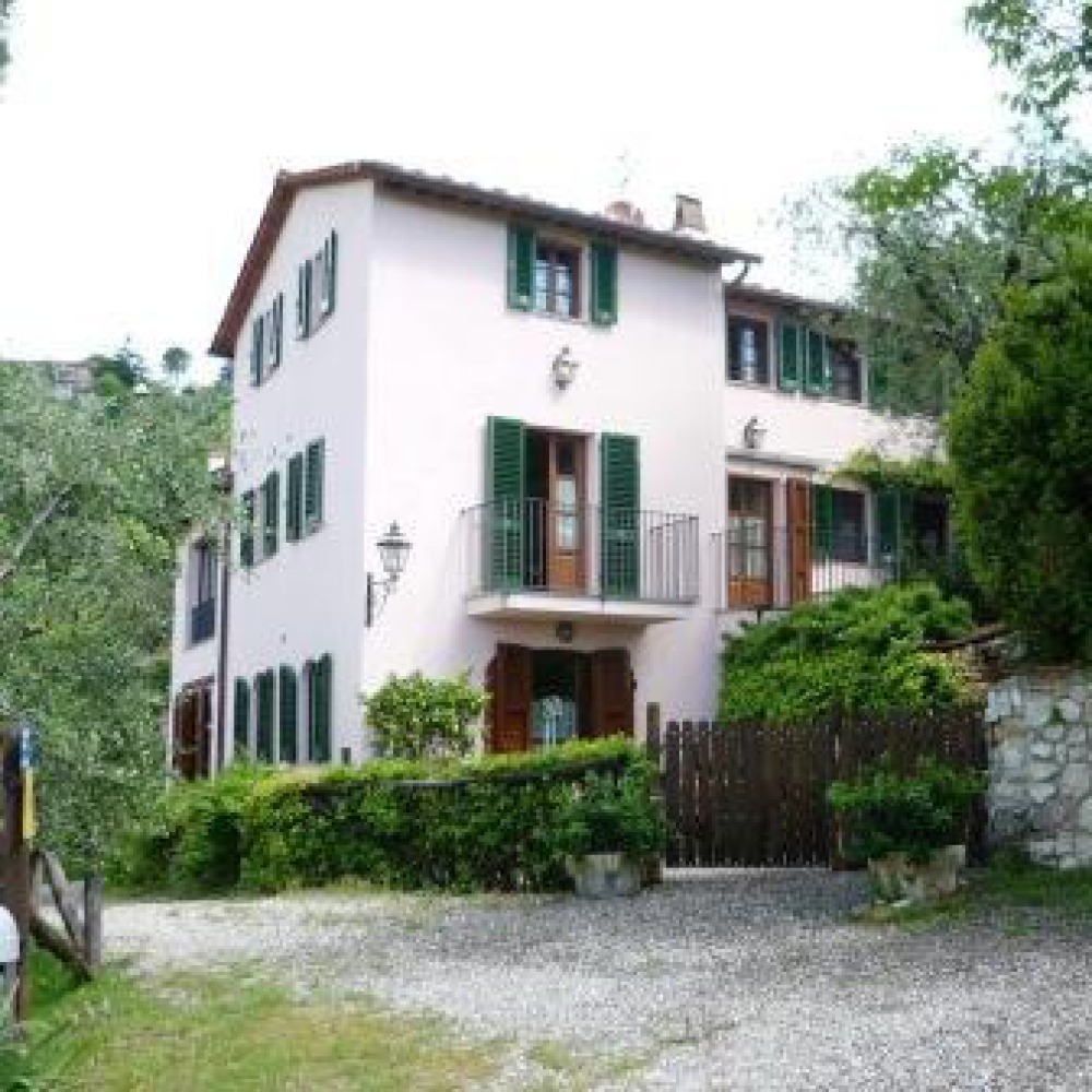 Villa with swimmingpool near Lucca