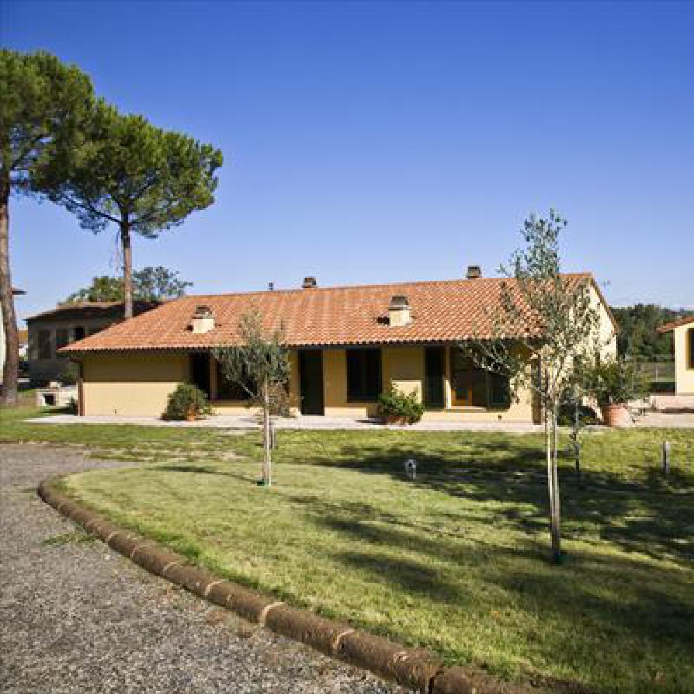 Casale moderno vicino a Certaldo