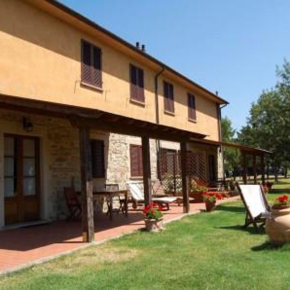 Farm in the hills of Volterra