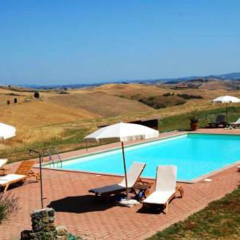 Podere tra le colline di Volterra