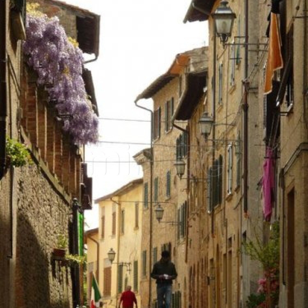 Casale moderno vicino a Certaldo