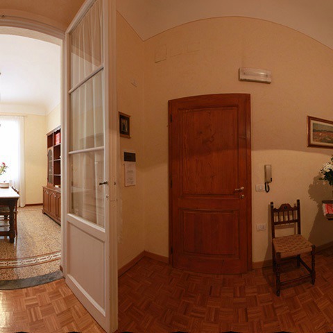 Apartment in Florence in an Historical Square