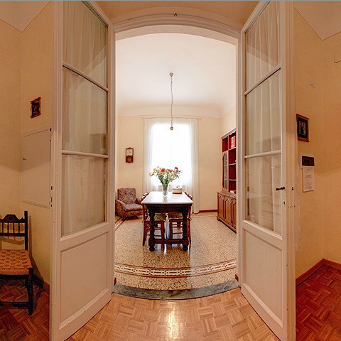 Apartment in Florence in an Historical Square