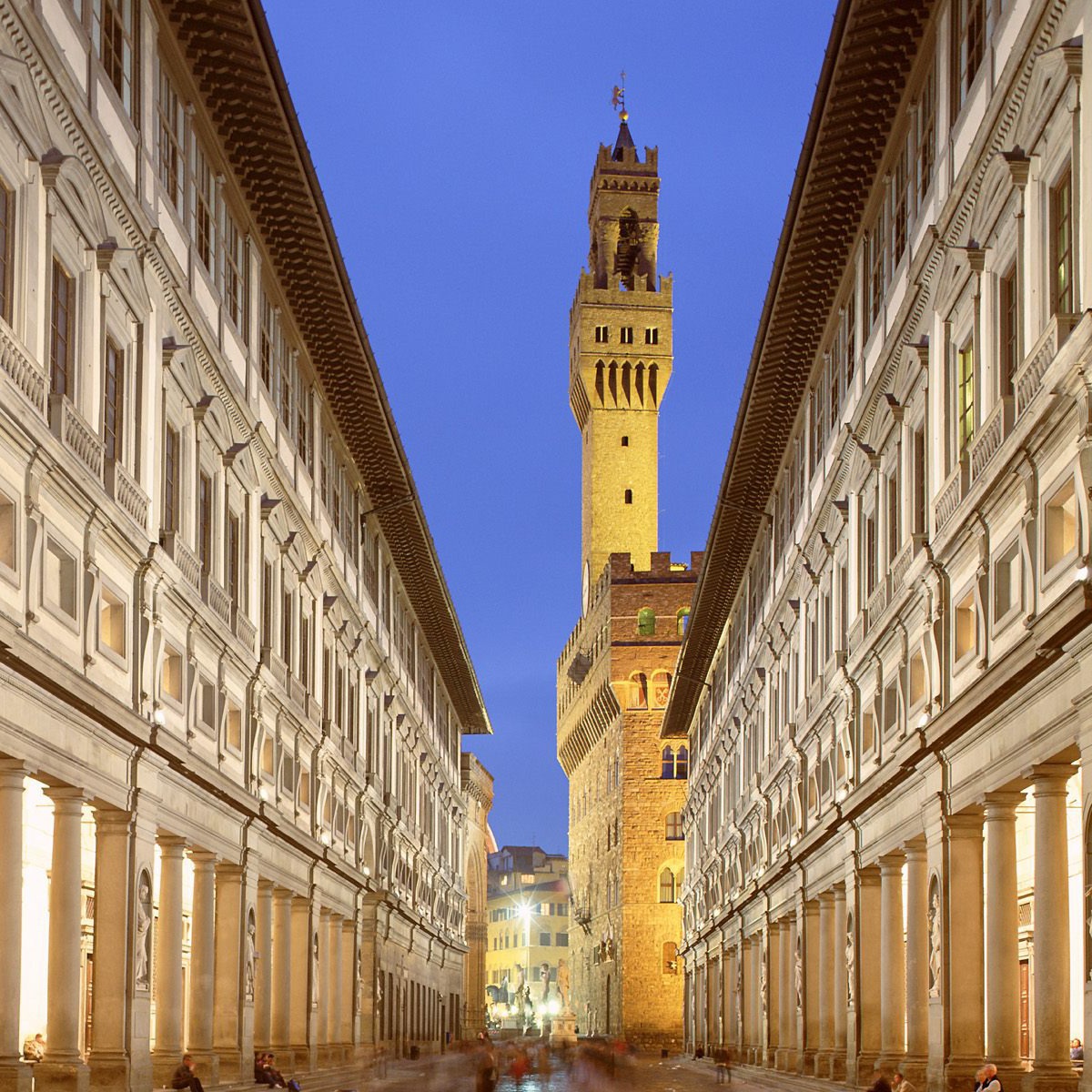 Apartment in Florence in an Historical Square