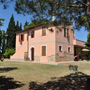 Farmhouse vineyard & pool, seaside Follonica