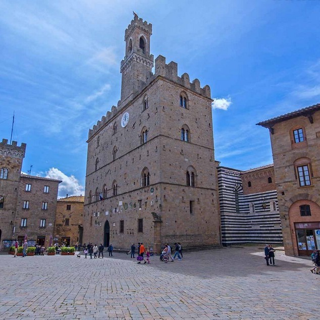 Podere tra le colline di Volterra