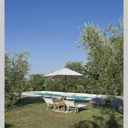 Farmhouse, with flats & pool on the wine road