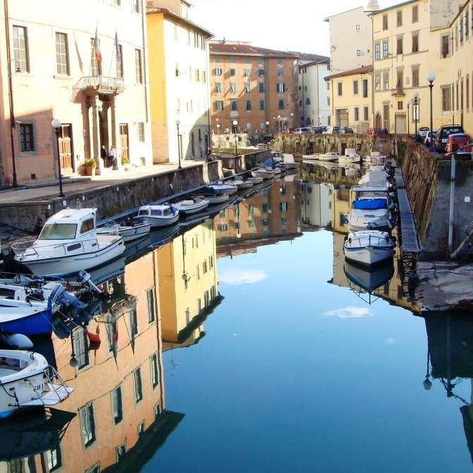 Visit Livorno by boat along the canals