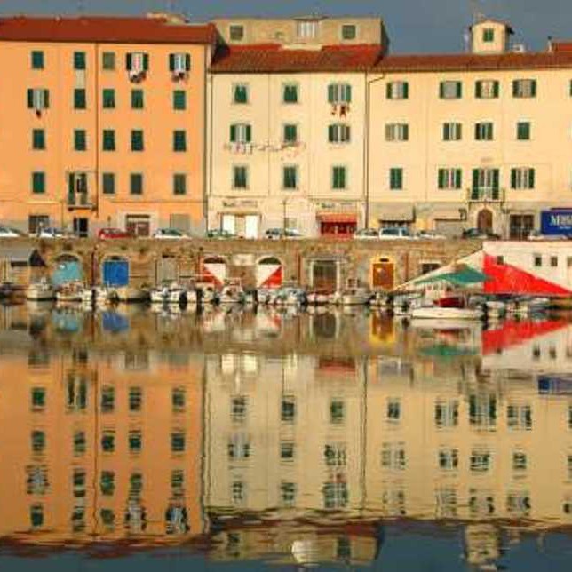 Visitare Livorno in battello lungo i canali