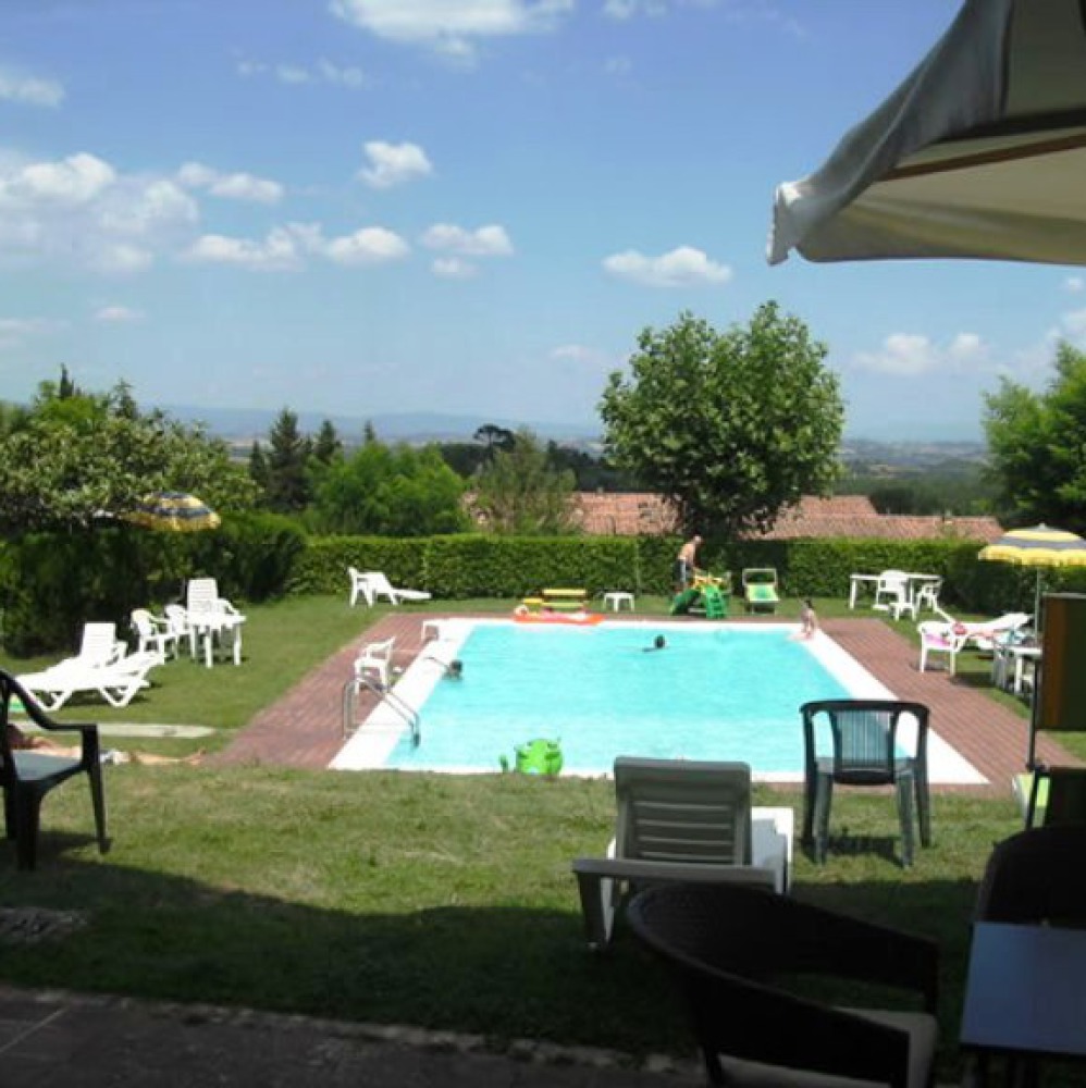 Farmhouse with natural spa, horses and food