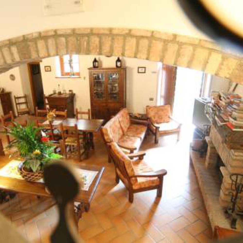 Farmhouse with natural spa, horses and food
