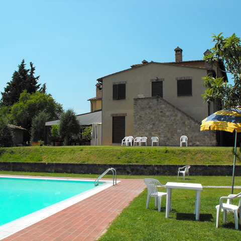 Farmhouse with natural spa, horses and food
