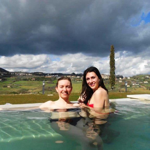 Farmhouse with natural spa, horses and food