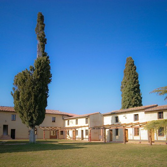 Appartamenti in antica villa campagna senese