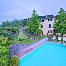 Villa vicino a Lucca con panorama e piscina