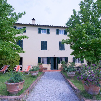 Villa vicino a Lucca con panorama e piscina