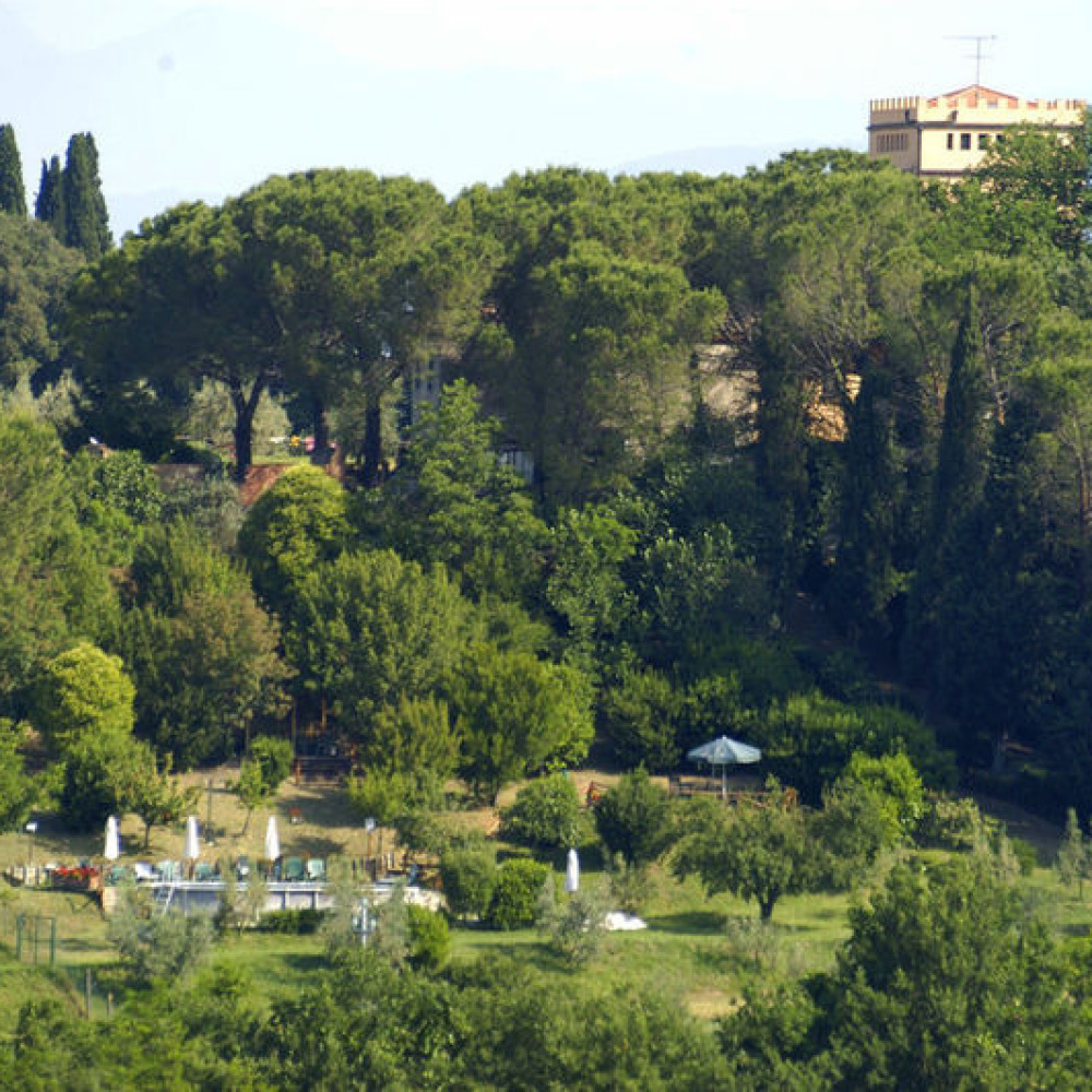 Farm holidays and perfumes in Valdelsa