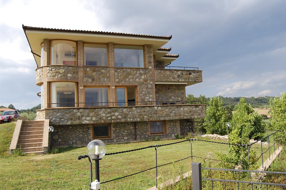 Villa con piscina coperta sul Lago di Bolsena