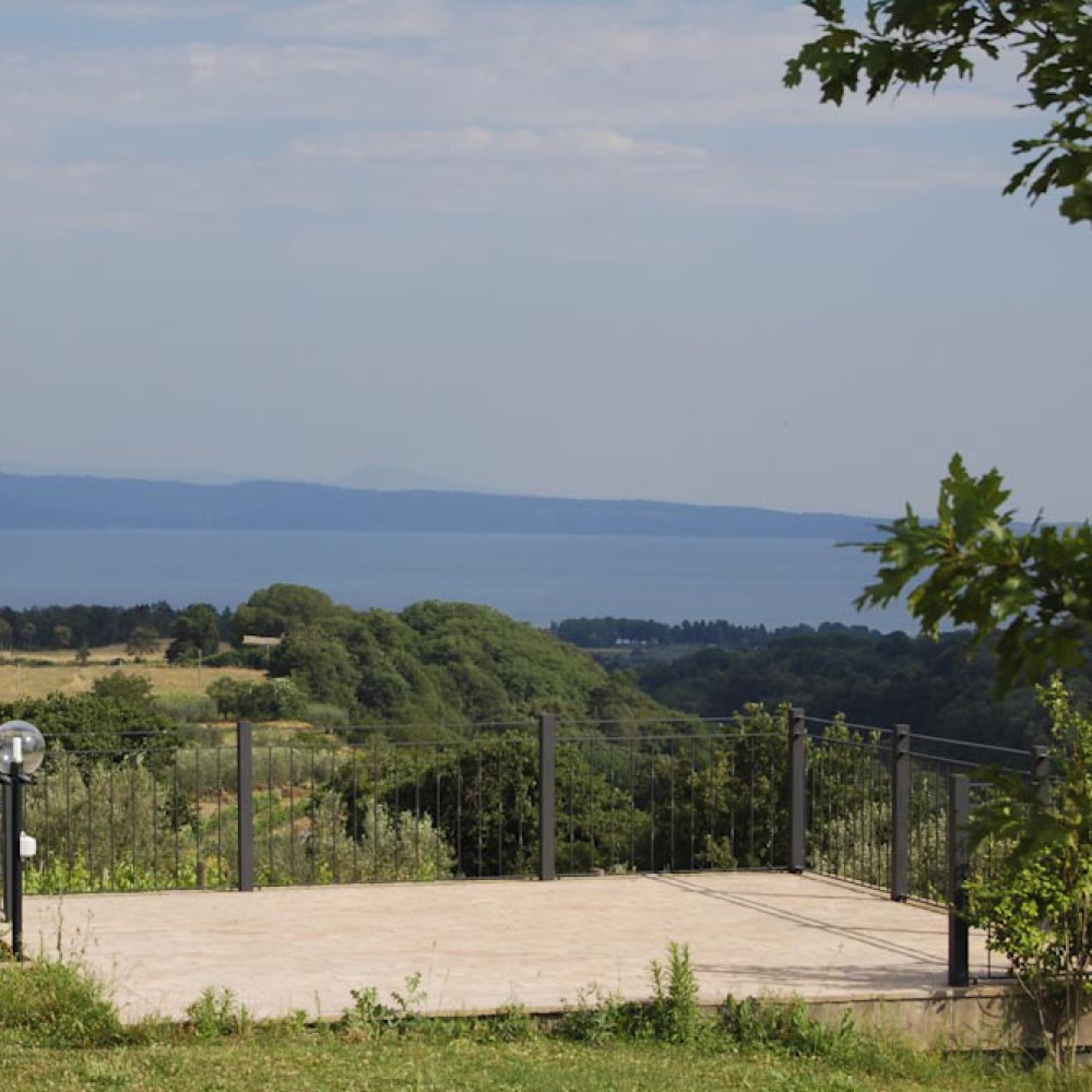 Villa con piscina coperta sul Lago di Bolsena