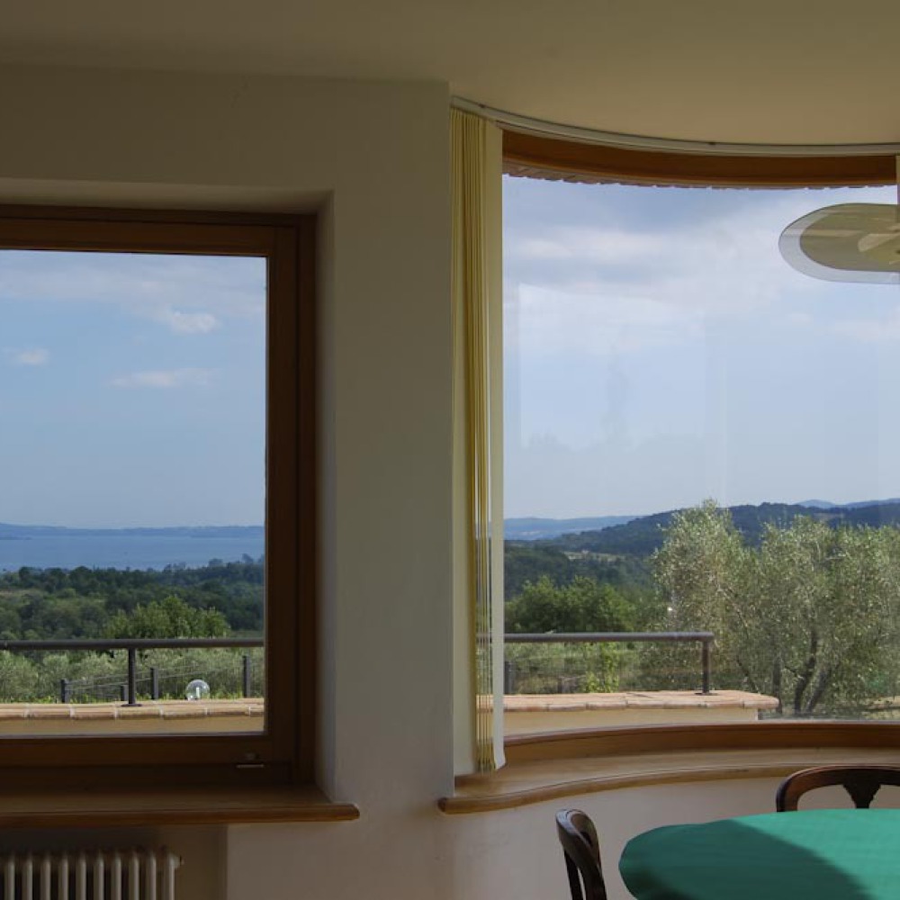 Villa con piscina coperta sul Lago di Bolsena