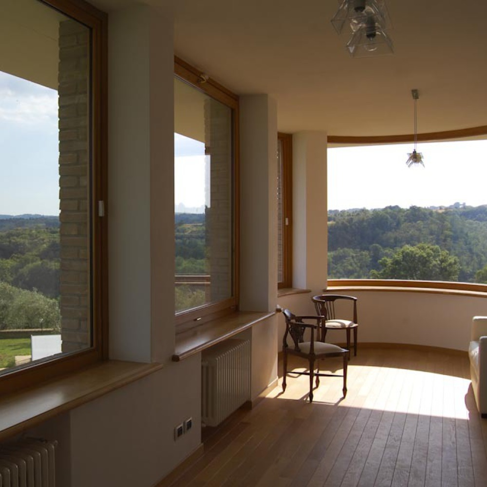 Villa con piscina coperta sul Lago di Bolsena