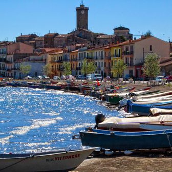 Villa con piscina coperta sul Lago di Bolsena