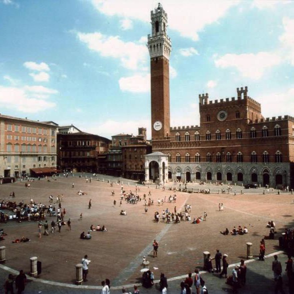 Three days guided tour in the medieval Siena