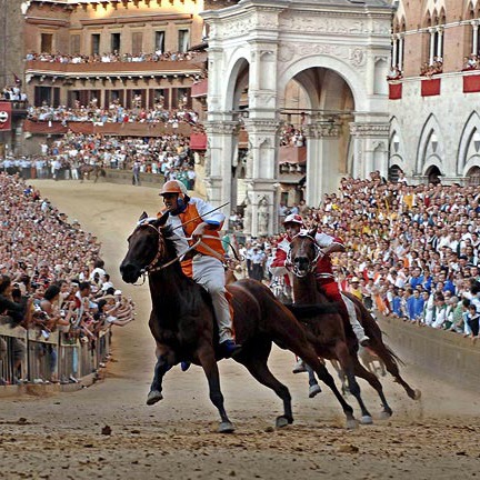 The Palio seen from above and exclusively