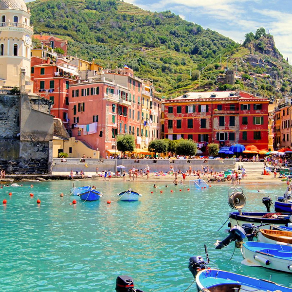 Private sailing boat tours Cinque Terre